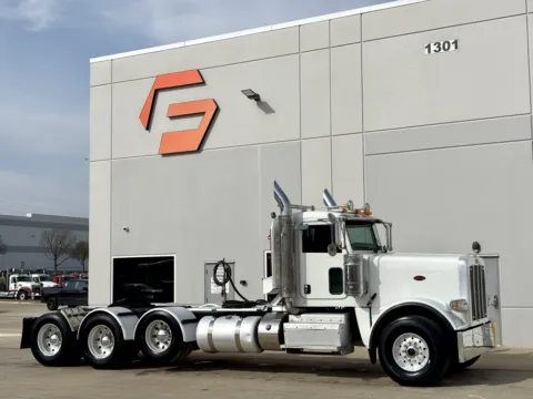 2012 PETERBILT 388 for sale in Hutchins, TX