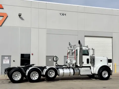 More photos of 2012 PETERBILT 388 at Forge Truck Centers - Texas, TX