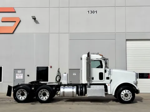 Another view of 2015 PETERBILT 367 for sale in Hutchins, TX at Forge Truck Centers - Texas