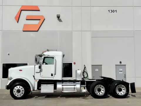 More photos of 2015 PETERBILT 367 at Forge Truck Centers - Texas, TX