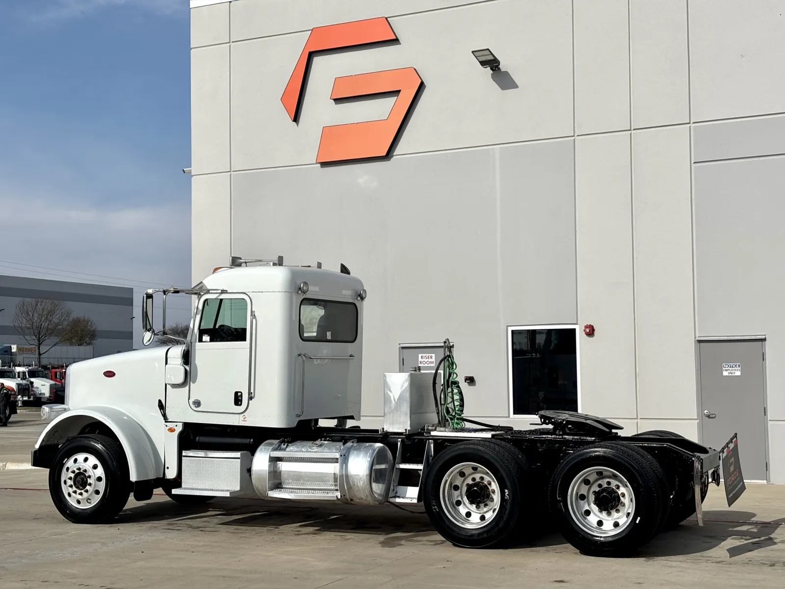 2015 Peterbilt - image 6