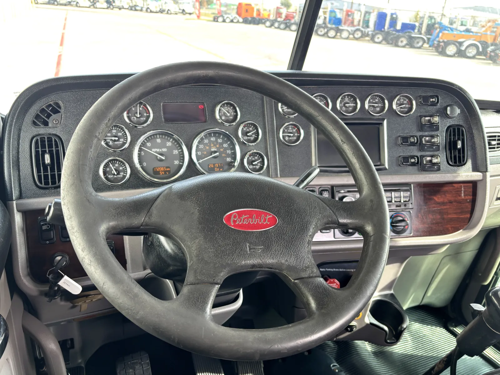 2015 Peterbilt - image 16