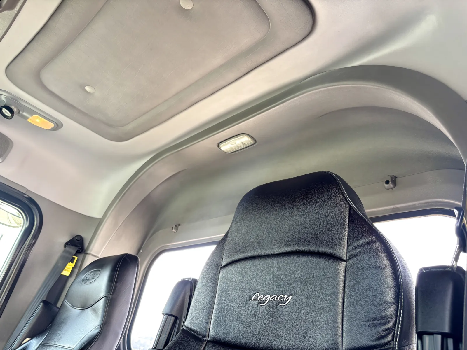 2015 Peterbilt - image 19