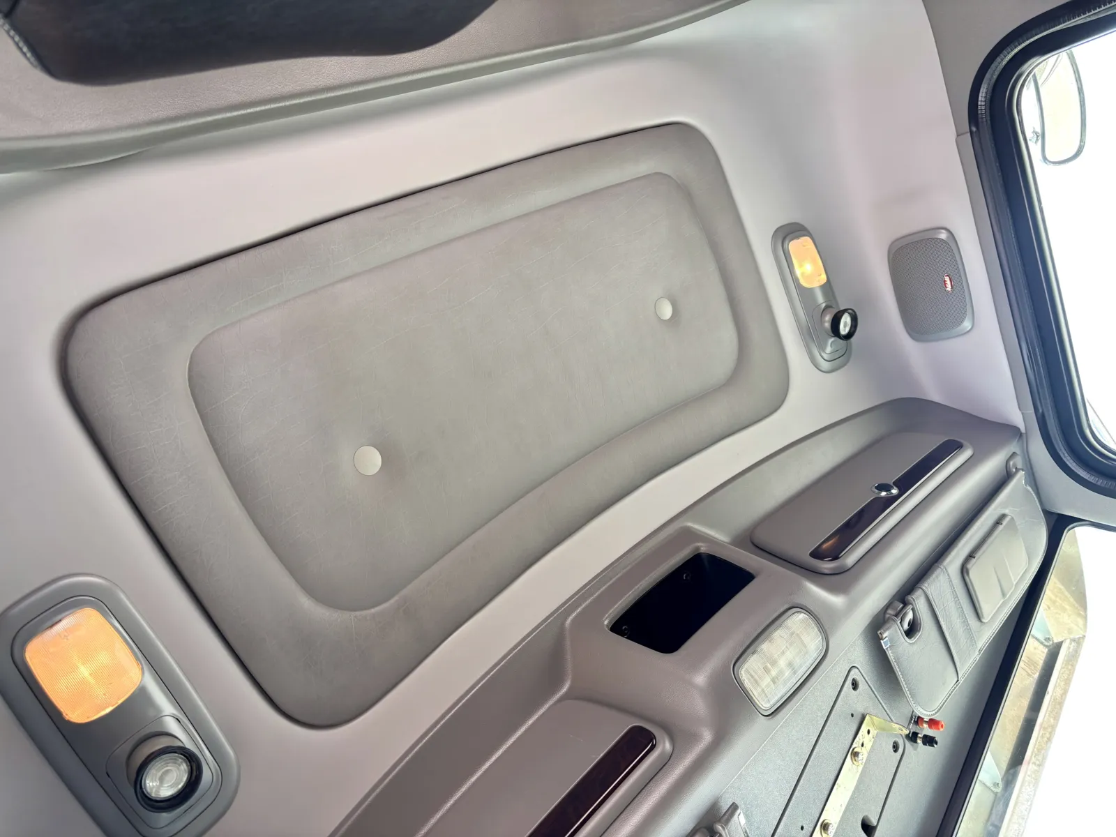 2015 Peterbilt - image 20