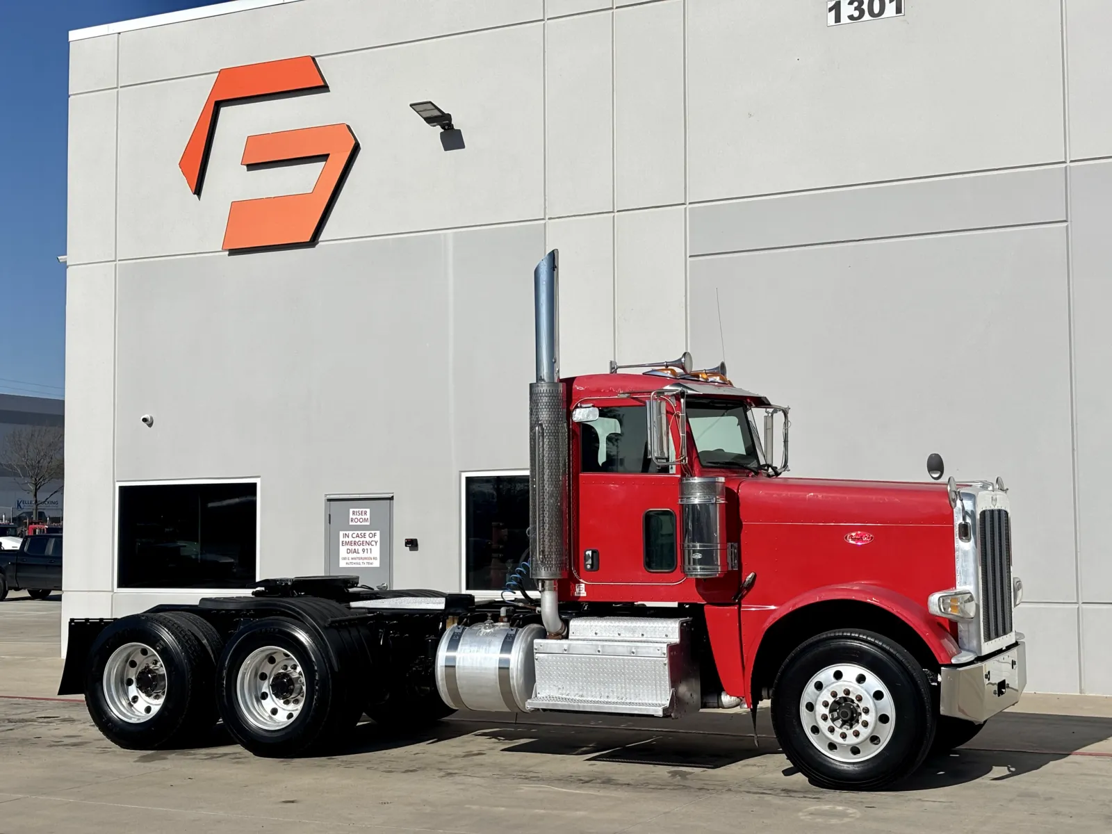 2012 PETERBILT 388 for sale in Hutchins, TX