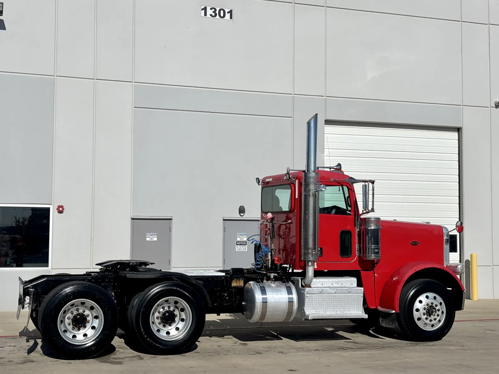 2012 Peterbilt - image 5