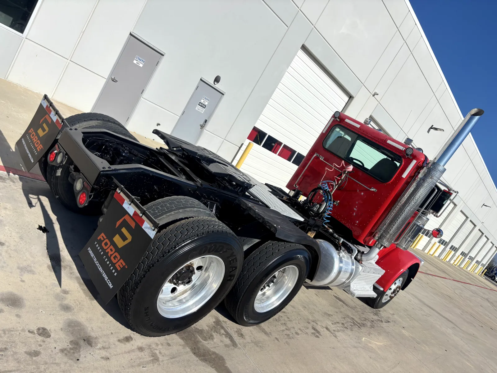 2012 Peterbilt - image 11