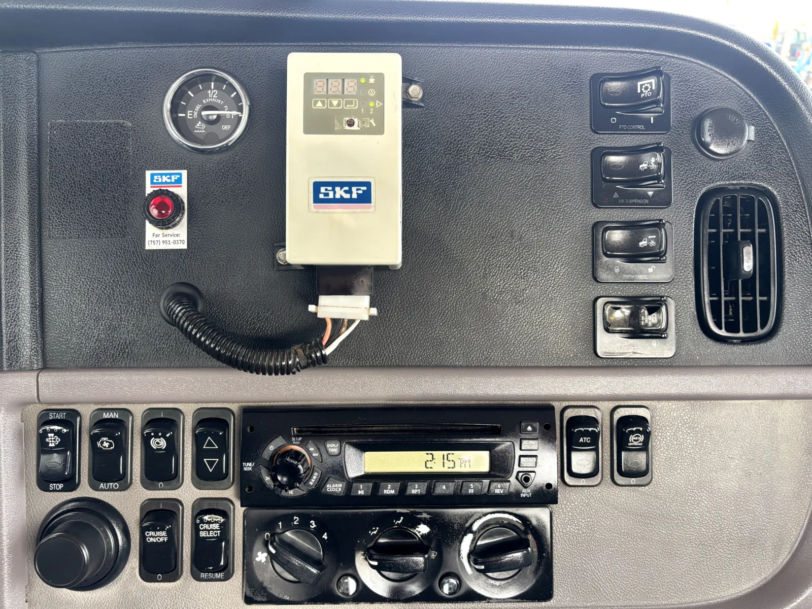 2012 Peterbilt - image 18