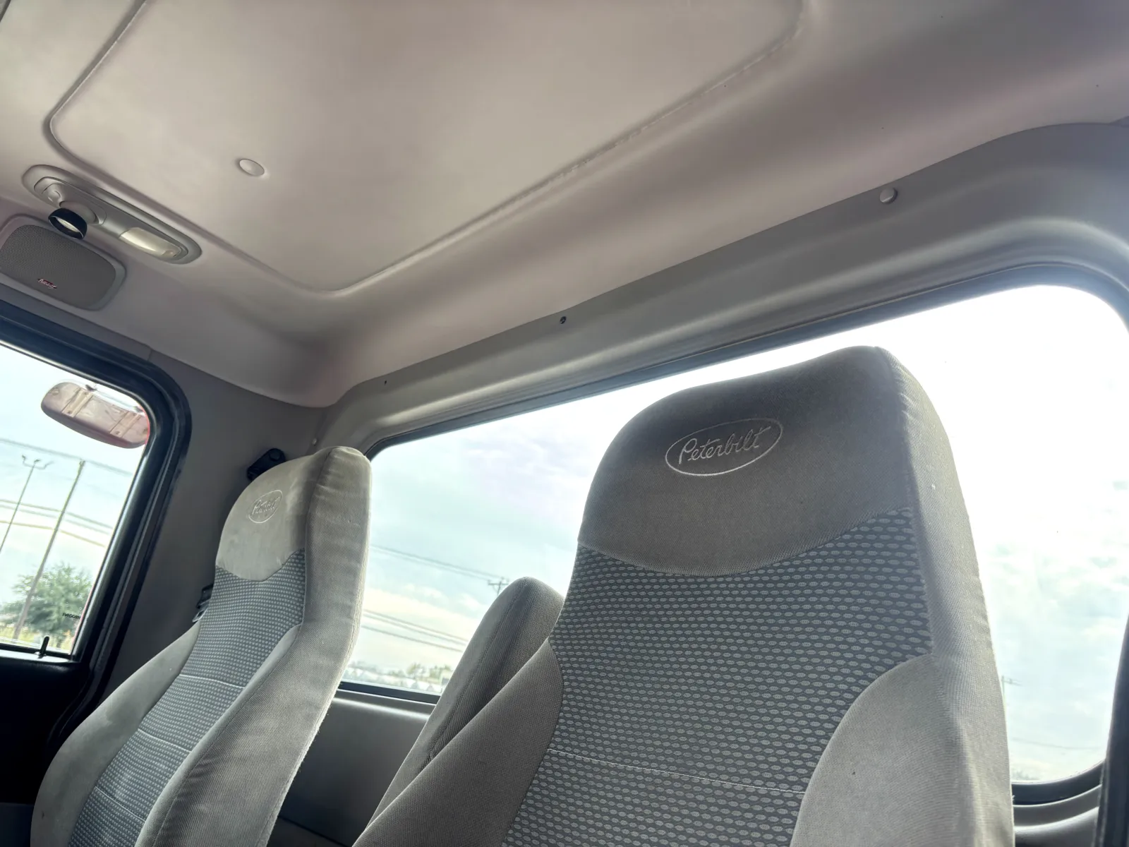 2012 Peterbilt - image 20
