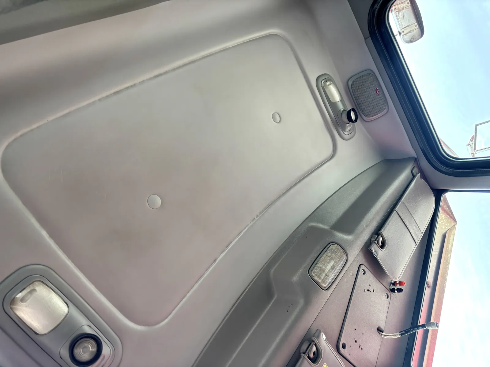 2012 Peterbilt - image 21