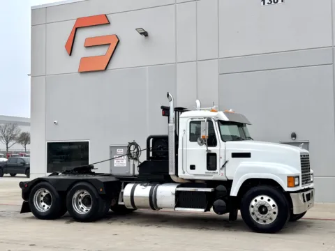 2013 MACK CHU613 for sale in Hutchins, TX