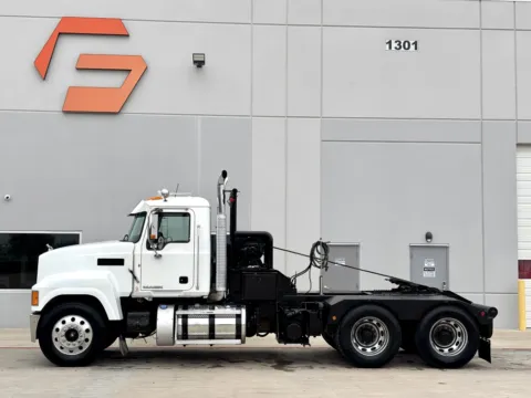 More photos of 2013 MACK CHU613 at Forge Truck Centers - Texas, TX