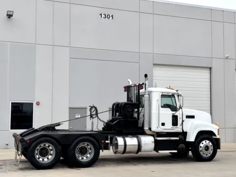 More photos of 2013 MACK CHU613 at Forge Truck Centers - Texas, TX