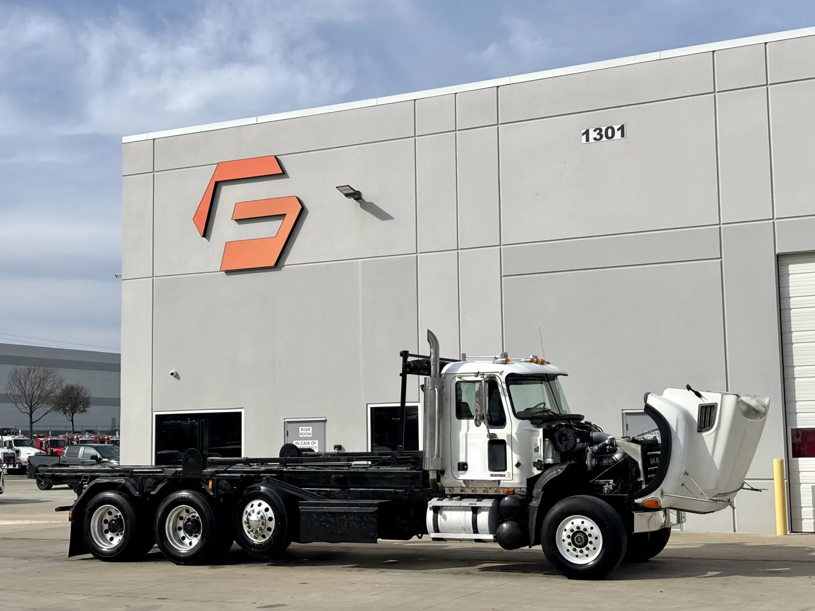 2006 Mack Granite - image 9