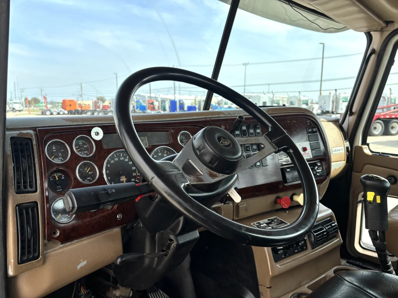 2006 Mack Granite - image 15