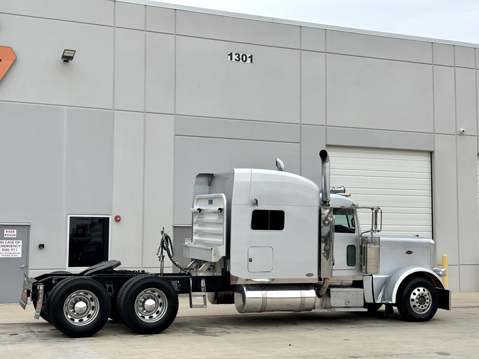 2008 Peterbilt 389 - image 5