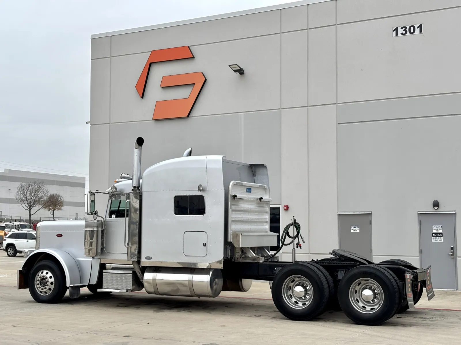 2008 Peterbilt 389 - image 6