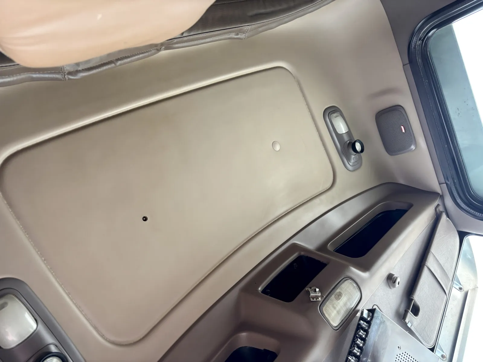 2008 Peterbilt 389 - image 18