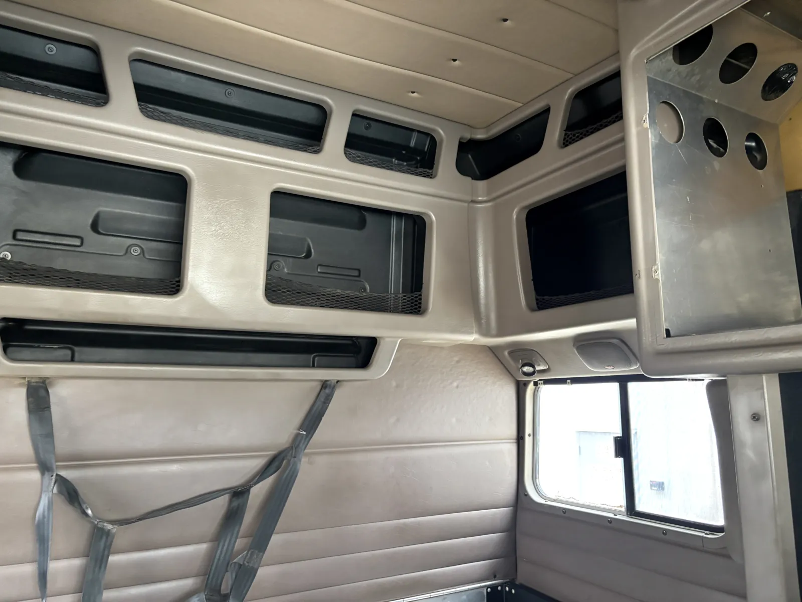 2008 Peterbilt 389 - image 21