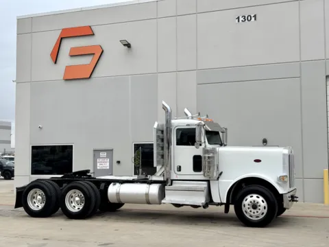 2021 PETERBILT 389 for sale in Hutchins, TX