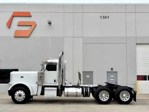 More photos of 2021 PETERBILT 389 at Forge Truck Centers - Texas, TX
