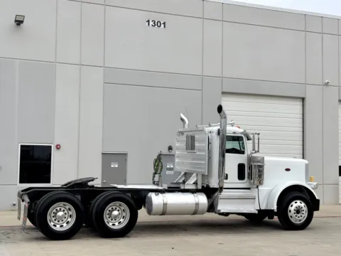 More photos of 2021 PETERBILT 389 at Forge Truck Centers - Texas, TX