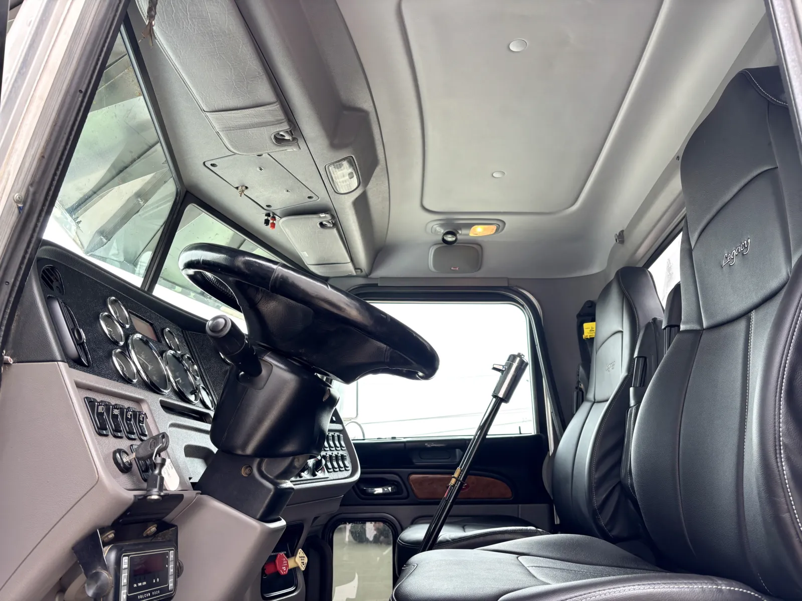 2021 Peterbilt 389 - image 14