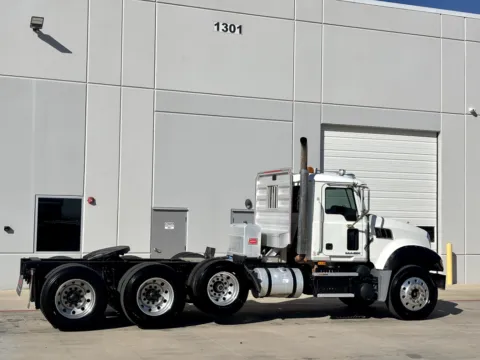 More photos of 2010 MACK GU713 at Forge Truck Centers - Texas, TX