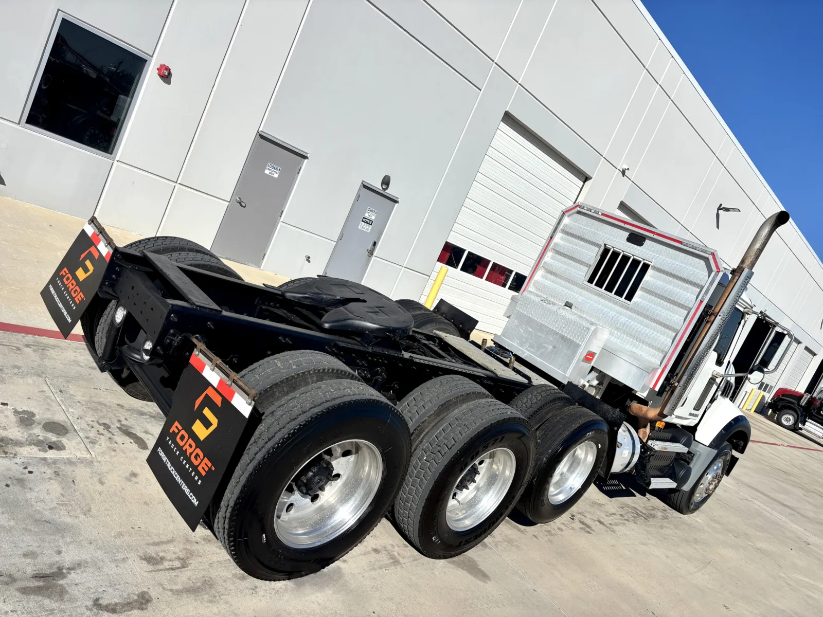 2010 Mack - image 11