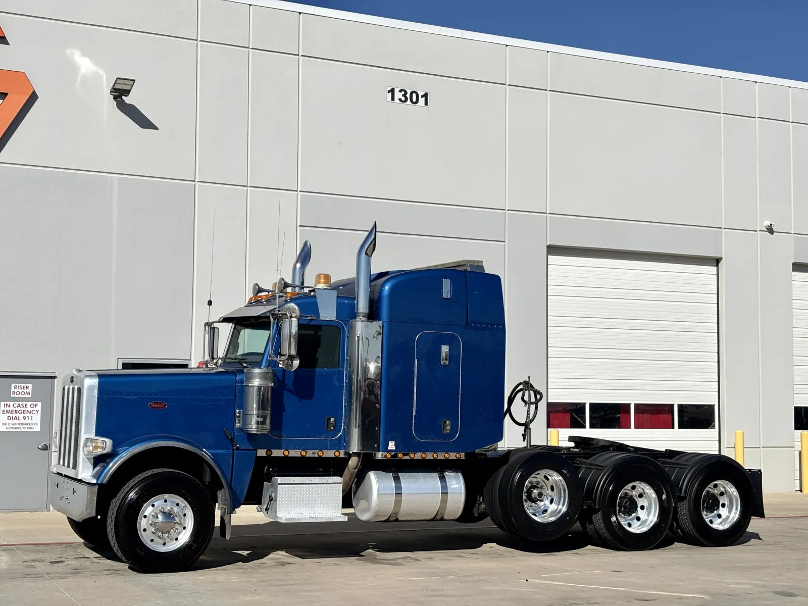 2018 Peterbilt 389 - image 2