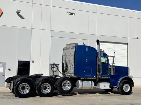 More photos of 2018 PETERBILT 389 at Forge Truck Centers - Texas, TX