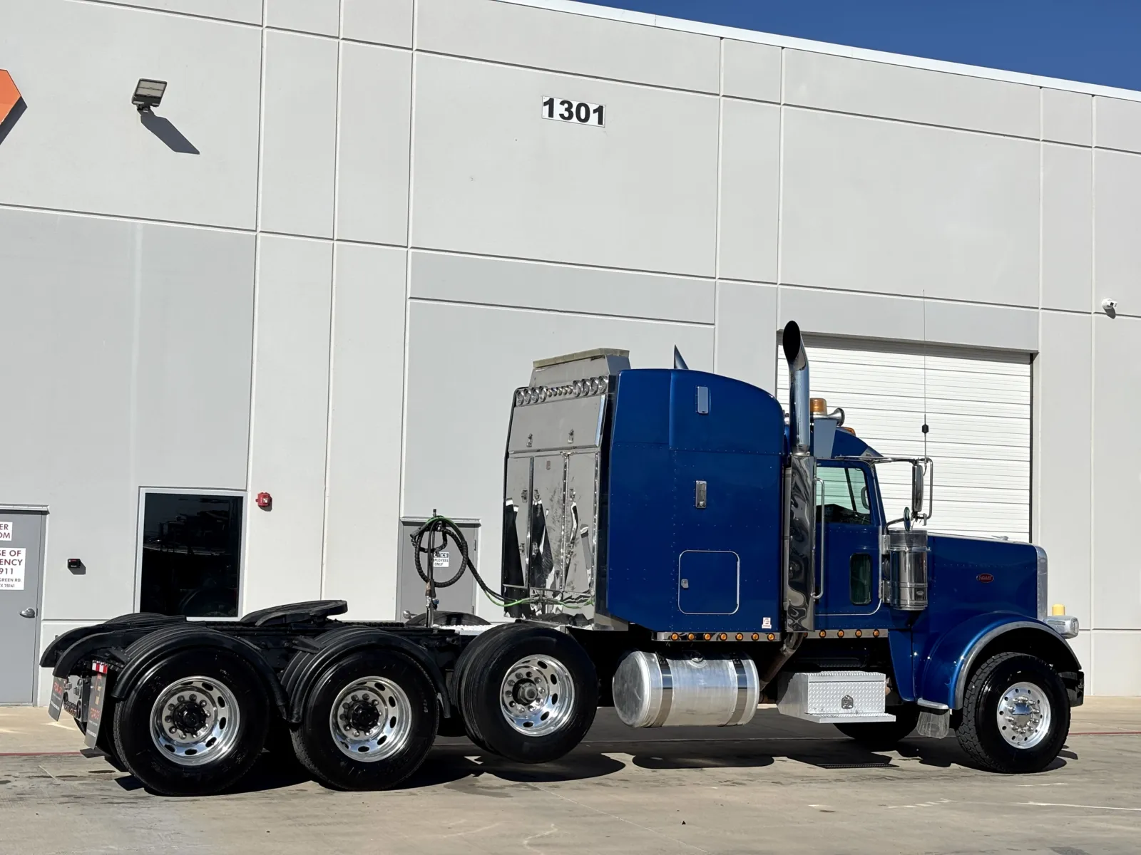2018 Peterbilt 389 - image 5