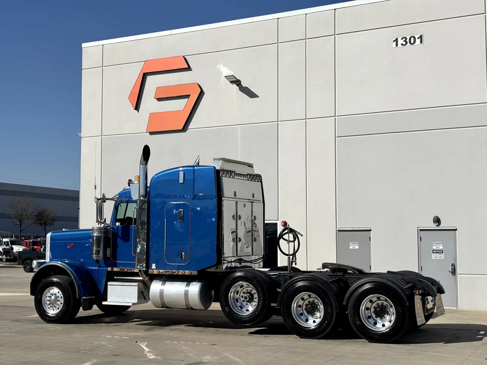 2018 Peterbilt 389 - image 6