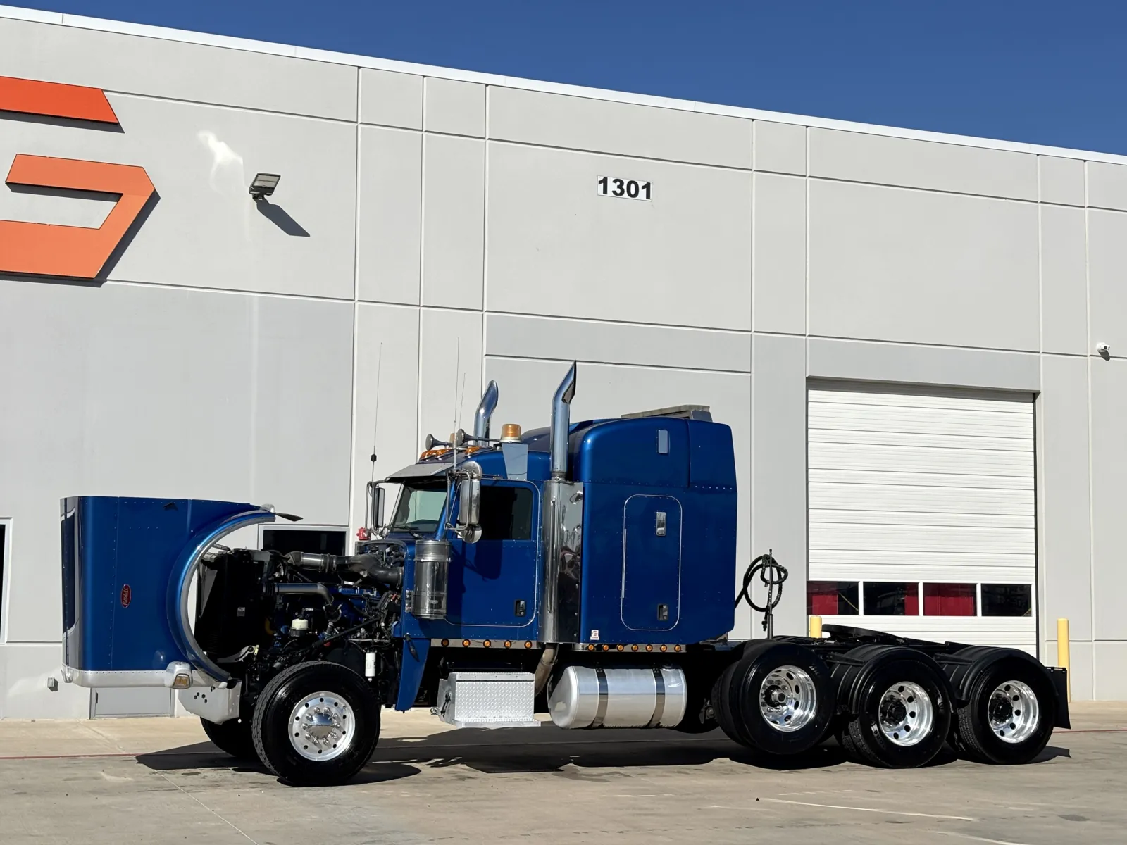 2018 Peterbilt 389 - image 10