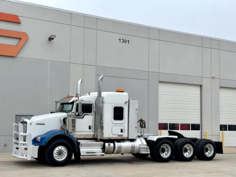 Photos of 2014 KENWORTH T800 for sale in Hutchins, TX at Forge Truck Centers - Texas
