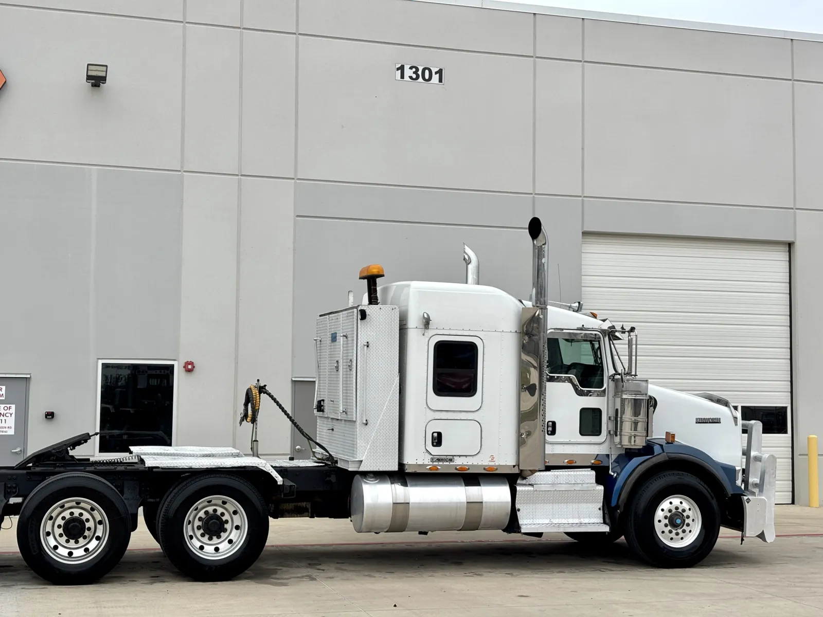 2014 Kenworth T800 - image 7