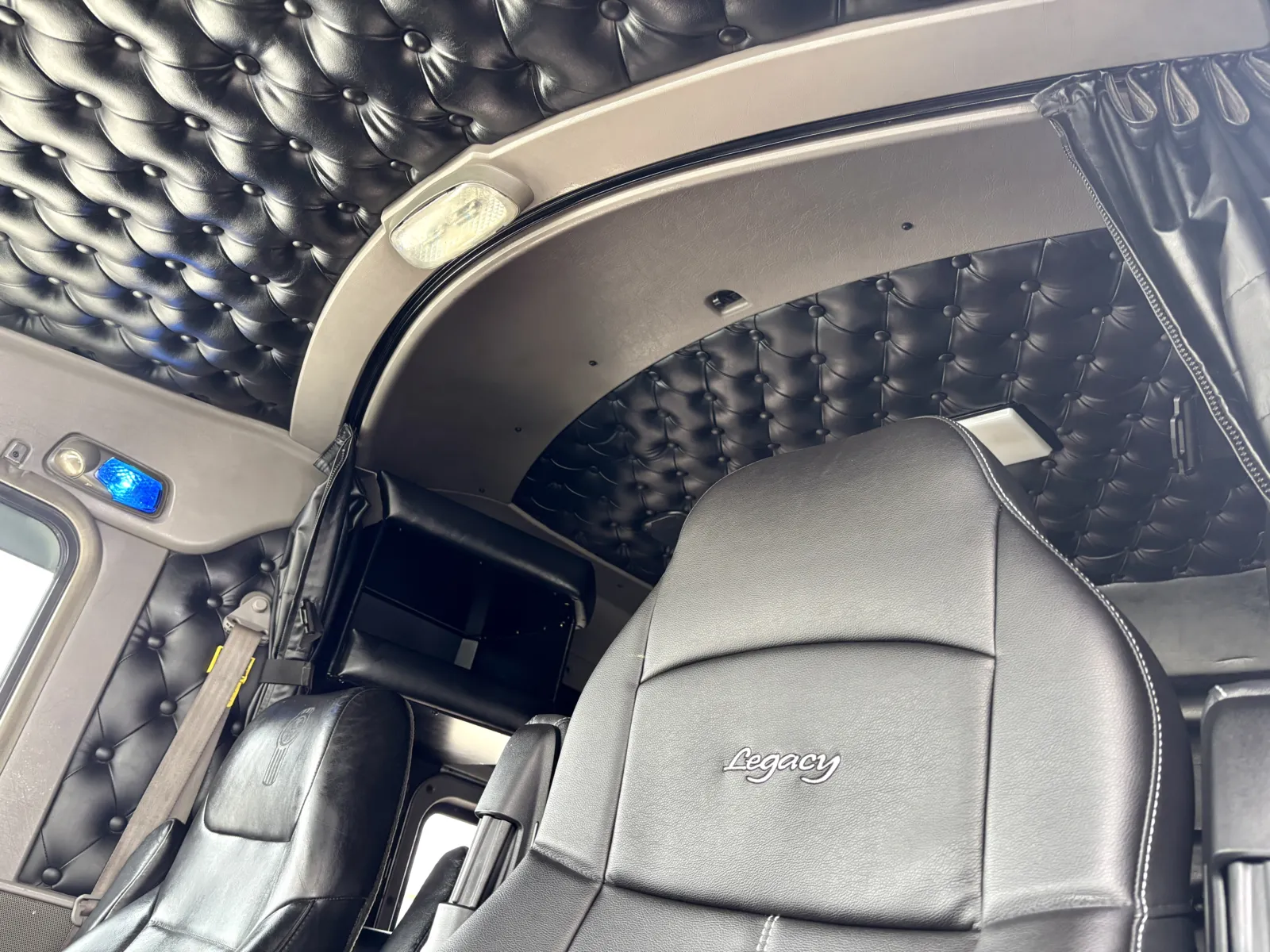 2014 Kenworth T800 - image 18