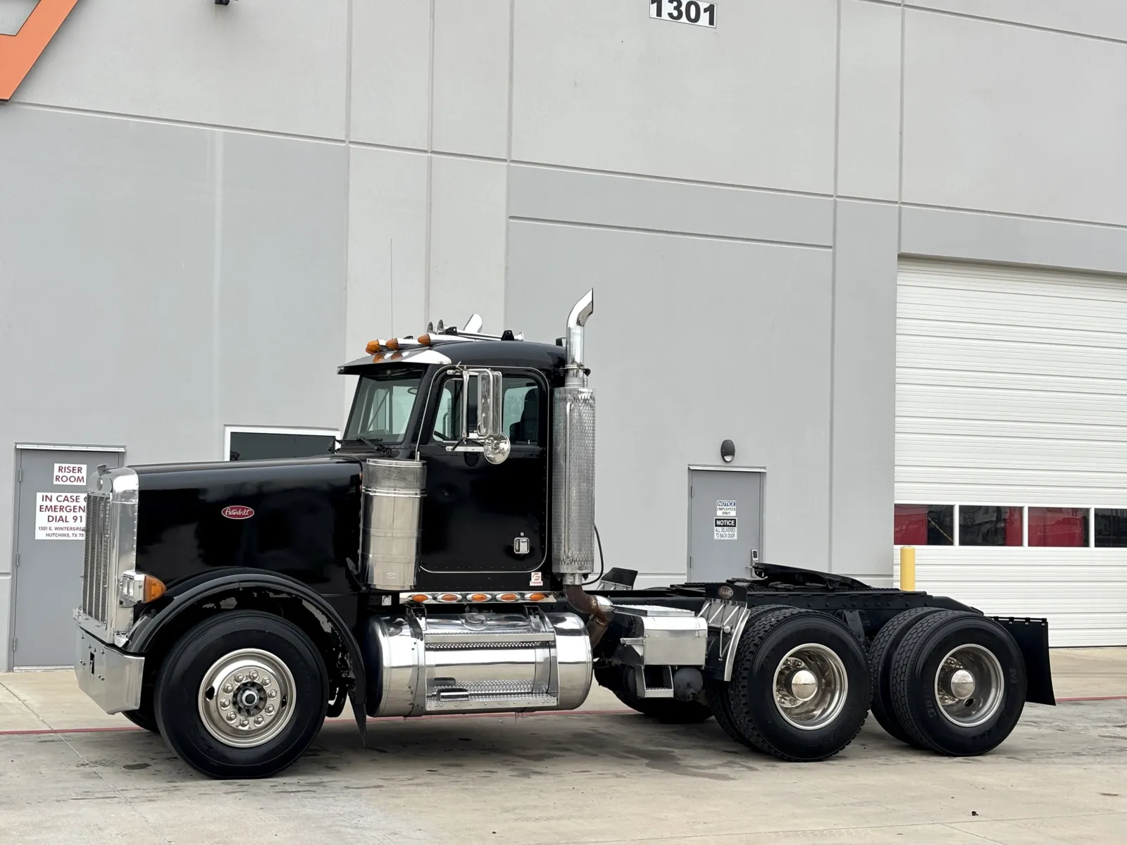 2000 Peterbilt - image 2