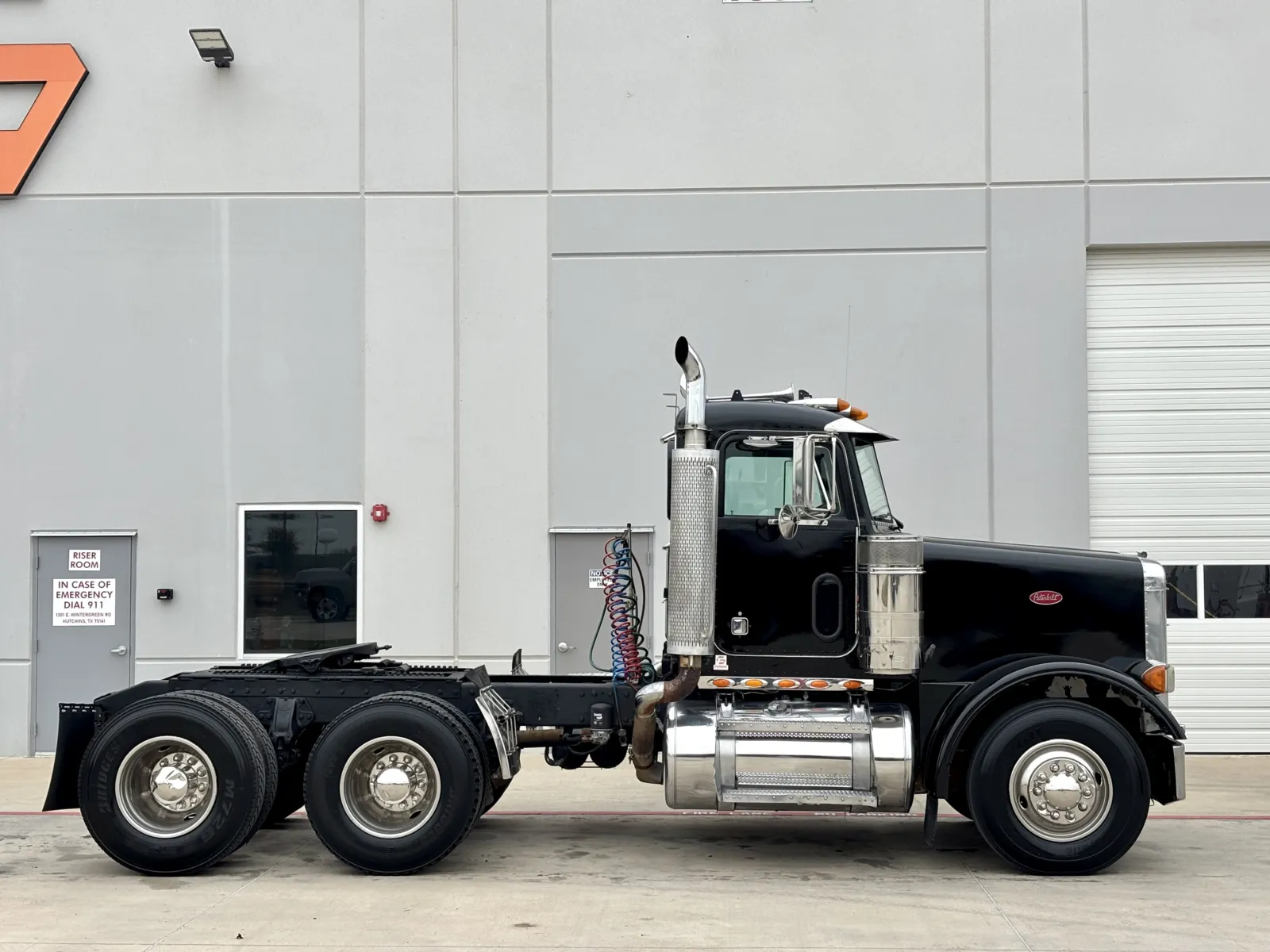 2000 Peterbilt - image 3