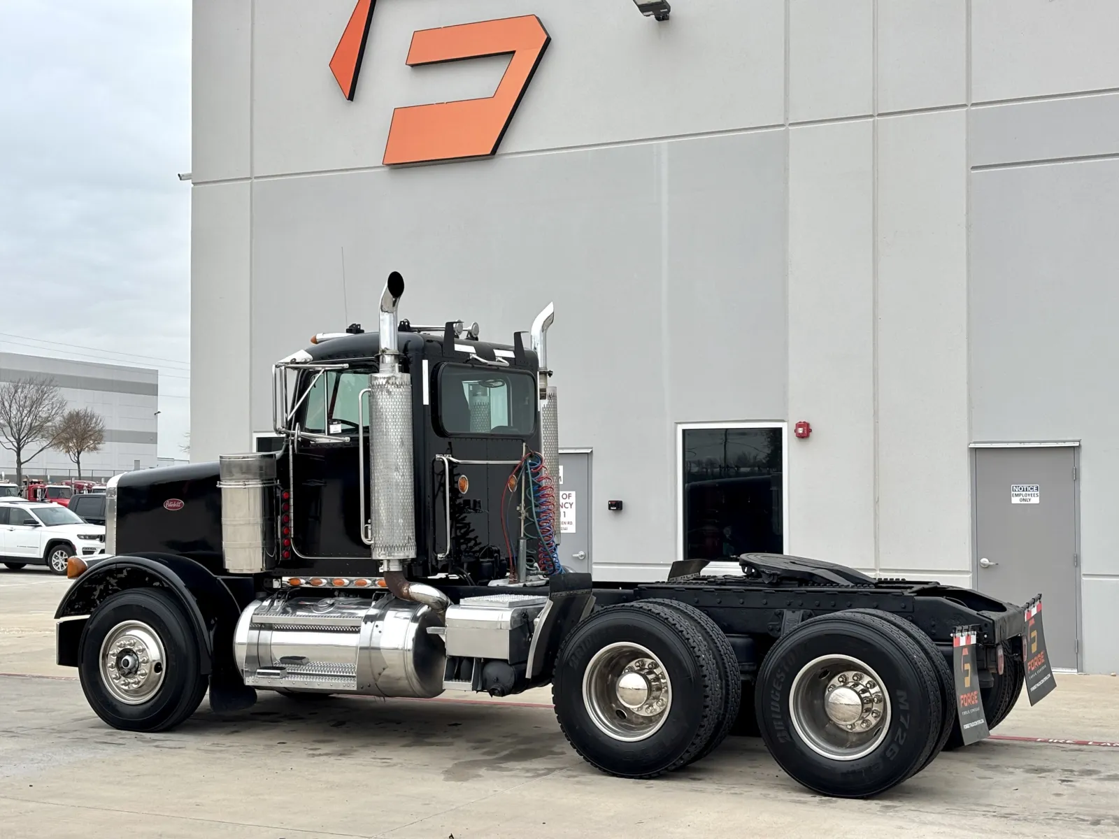 2000 Peterbilt - image 6