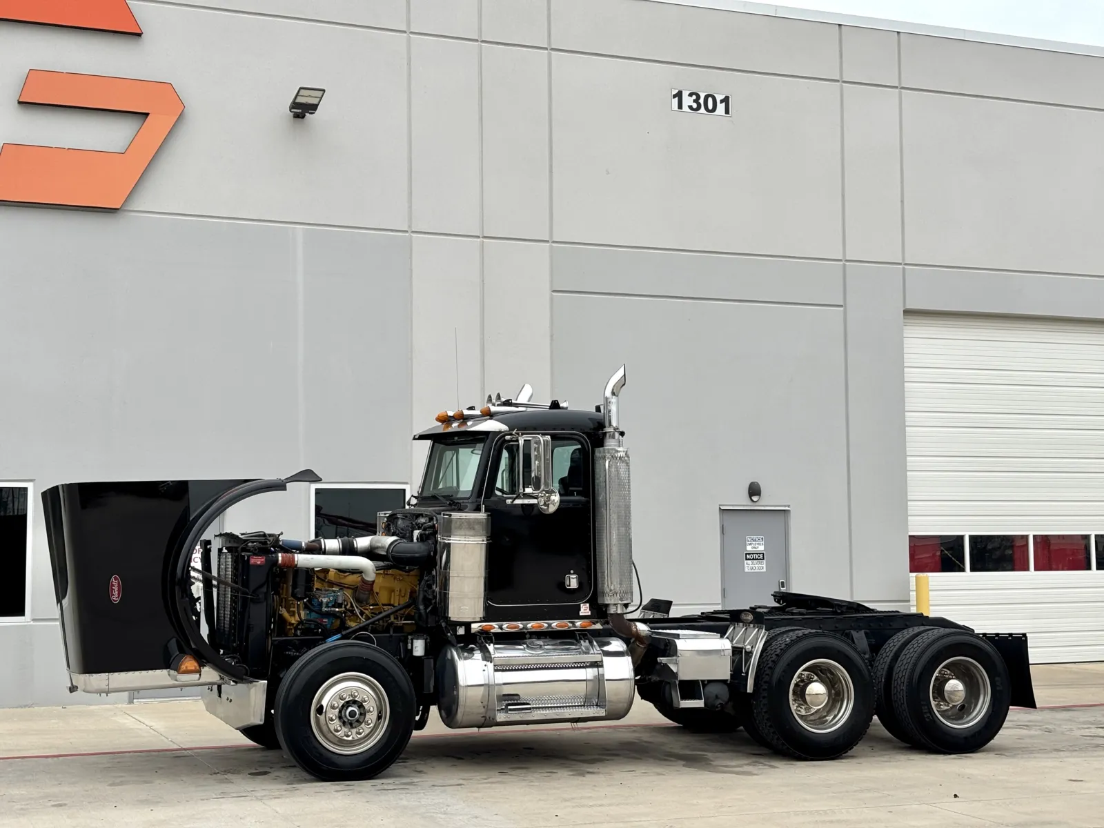 2000 Peterbilt - image 10