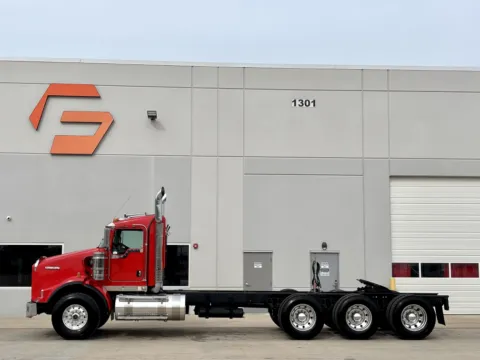 More photos of 2020 KENWORTH T800 at Forge Truck Centers - Texas, TX