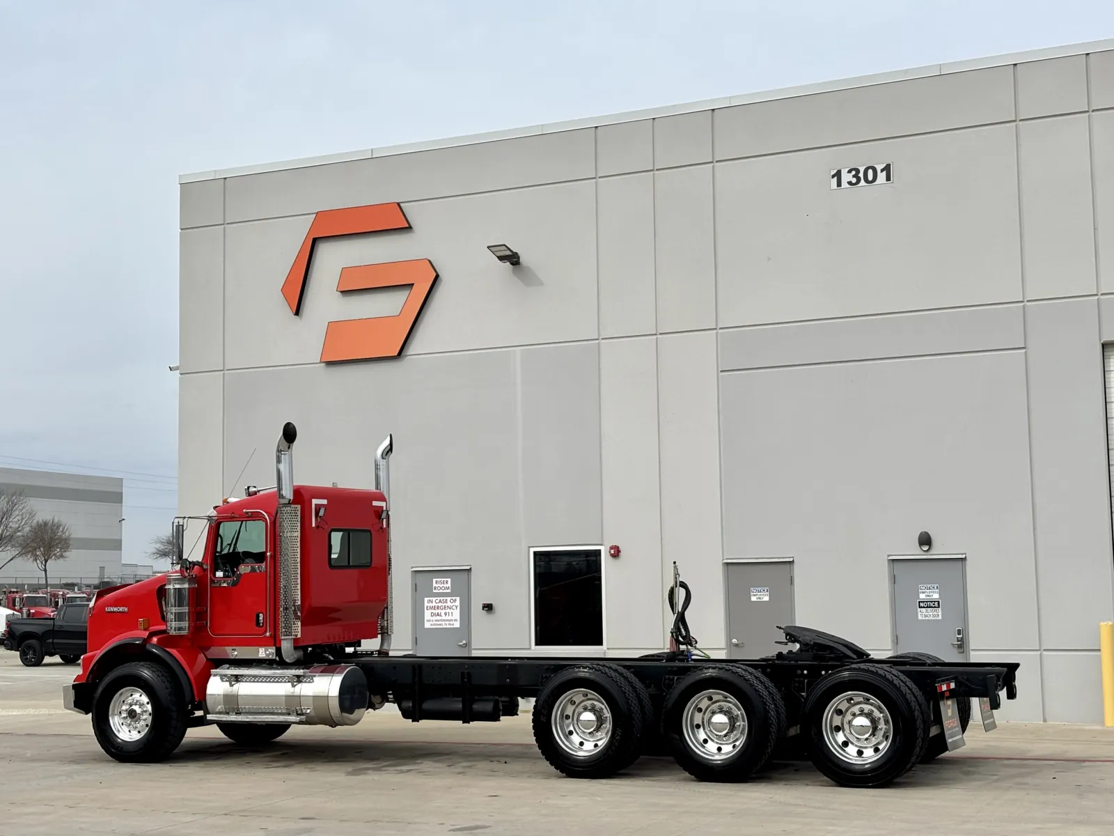 2020 Kenworth T800 - image 6