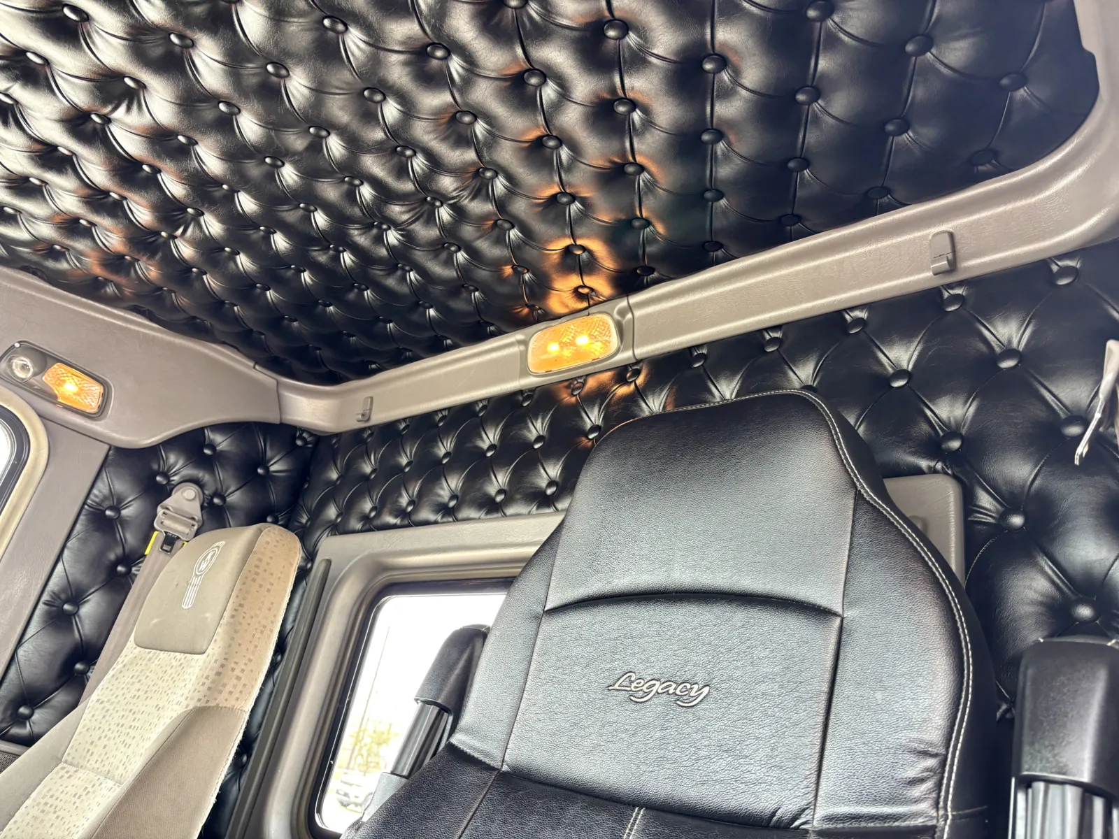 2020 Kenworth T800 - image 20