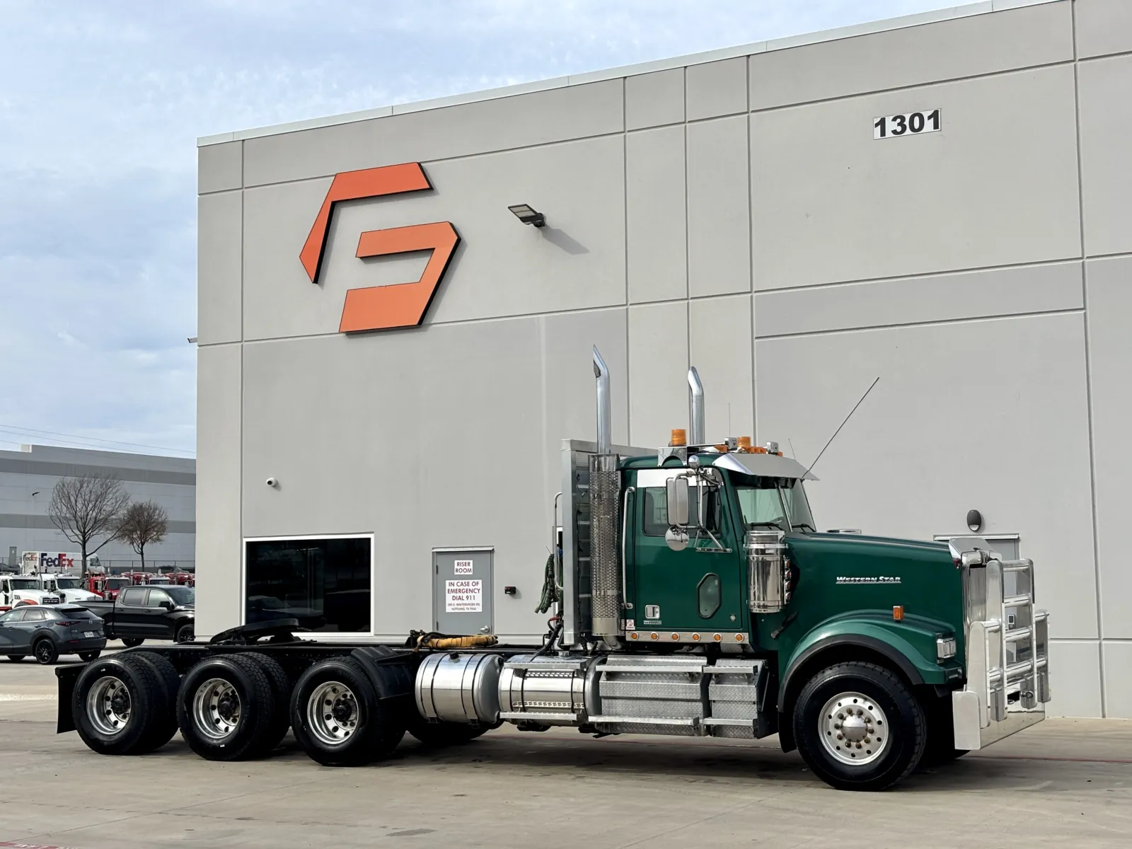 2022 WESTERN STAR 4900 for sale in Hutchins, TX