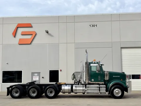 Another view of 2022 WESTERN STAR 4900 for sale in Hutchins, TX at Forge Truck Centers - Texas