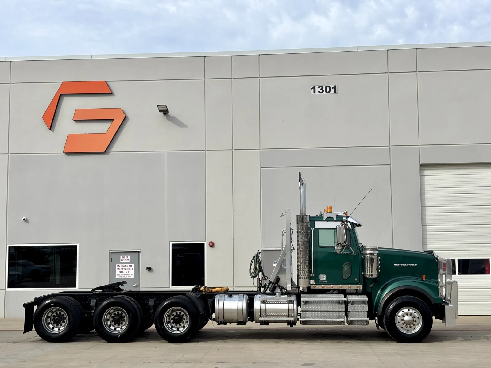 2022 Western Star 4900 - image 3