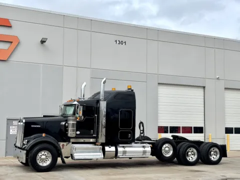 Photos of 2022 KENWORTH W900 for sale in Hutchins, TX at Forge Truck Centers - Texas
