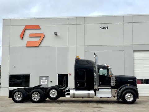 Another view of 2022 KENWORTH W900 for sale in Hutchins, TX at Forge Truck Centers - Texas