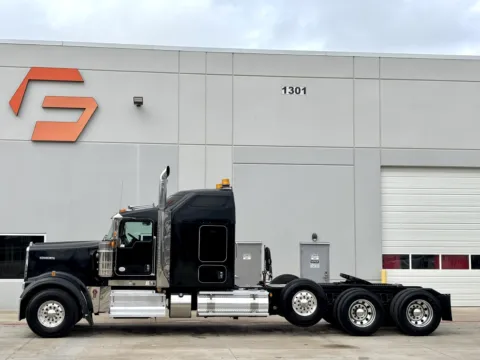 More photos of 2022 KENWORTH W900 at Forge Truck Centers - Texas, TX